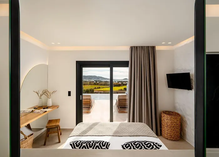 C And G * Agia Anna (Naxos)