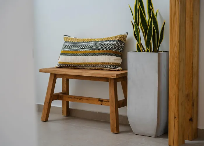 C And G Agia Anna (Naxos)