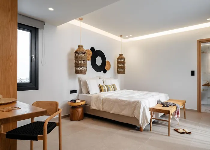 C And G * Agia Anna (Naxos)