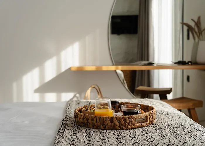 C And G Agia Anna (Naxos)