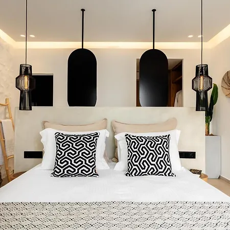 C And G * Agia Anna (Naxos)